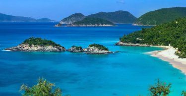 10 Things To Do And See In The US Virgin Islands - Trunk Bay