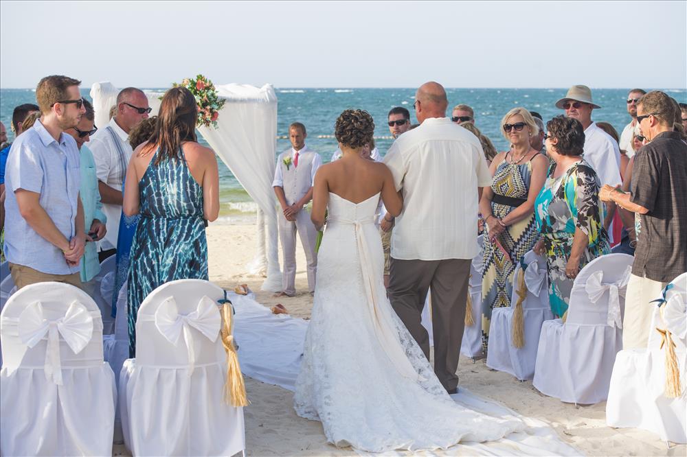 A Conversation With Loreto Lazo On Weddings In Jamaica At