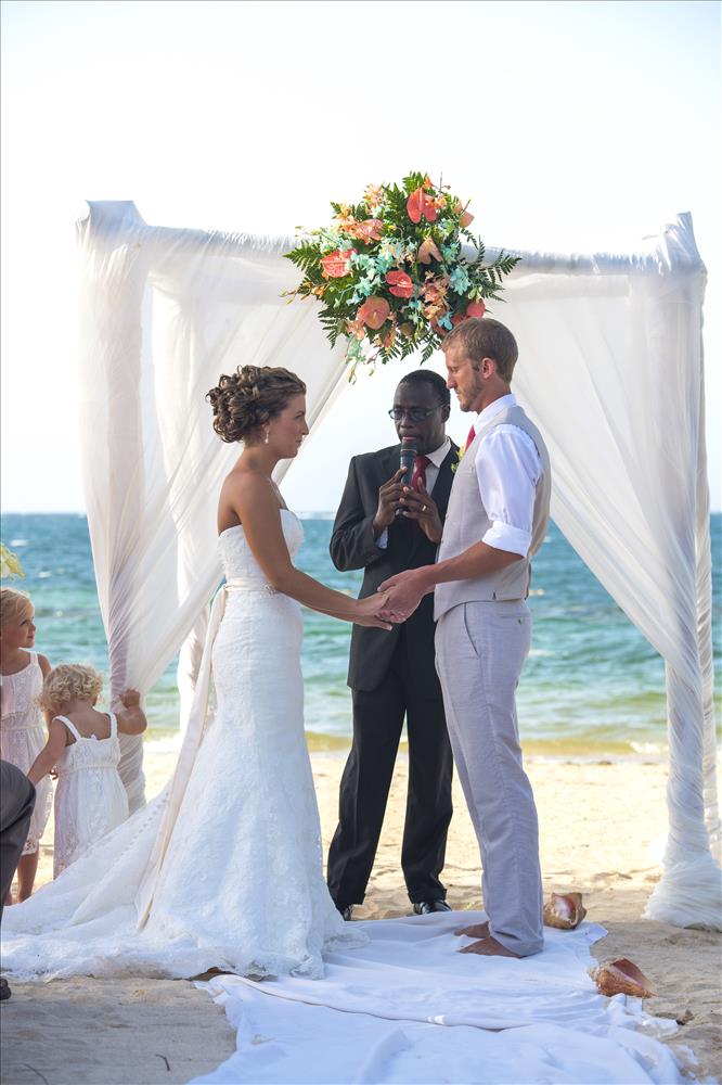 A Conversation With Loreto Lazo On Weddings In Jamaica At