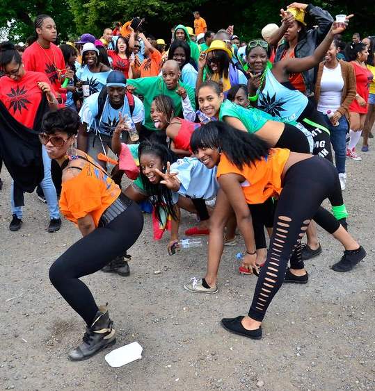 21 Things To Do When You Re Invited To A Jamaican Cookout Jamaicans