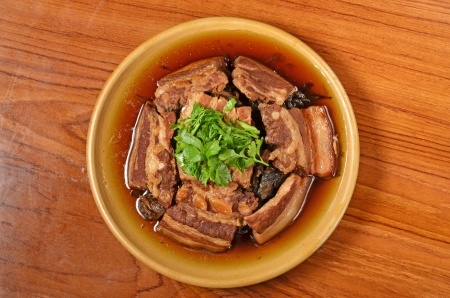 Hakka Pork and Hamchoy With Wood-Ears Recipe