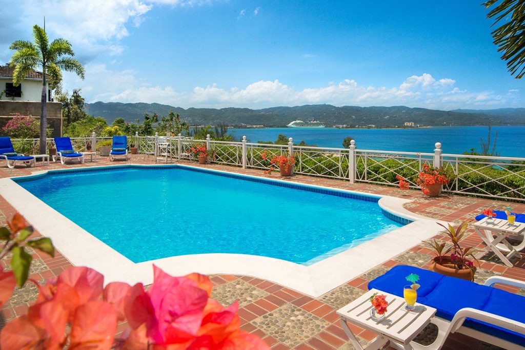 Polkerris Bed and Breakfast. Jamaica