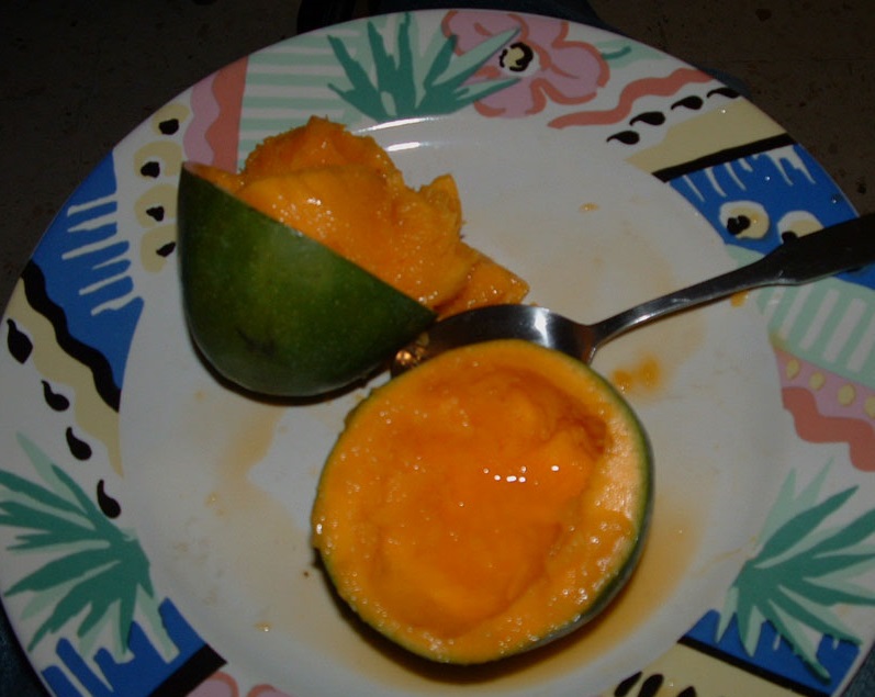 The 5 Mango Pedigrees That Only a Jamaican Can Relate To !!! Do You Think We Discriminate?