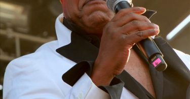 Peabo Bryson performing at Groovin in the Park 2016