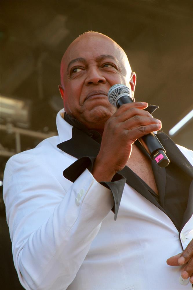 Peabo Bryson performing at Groovin in the Park 2016