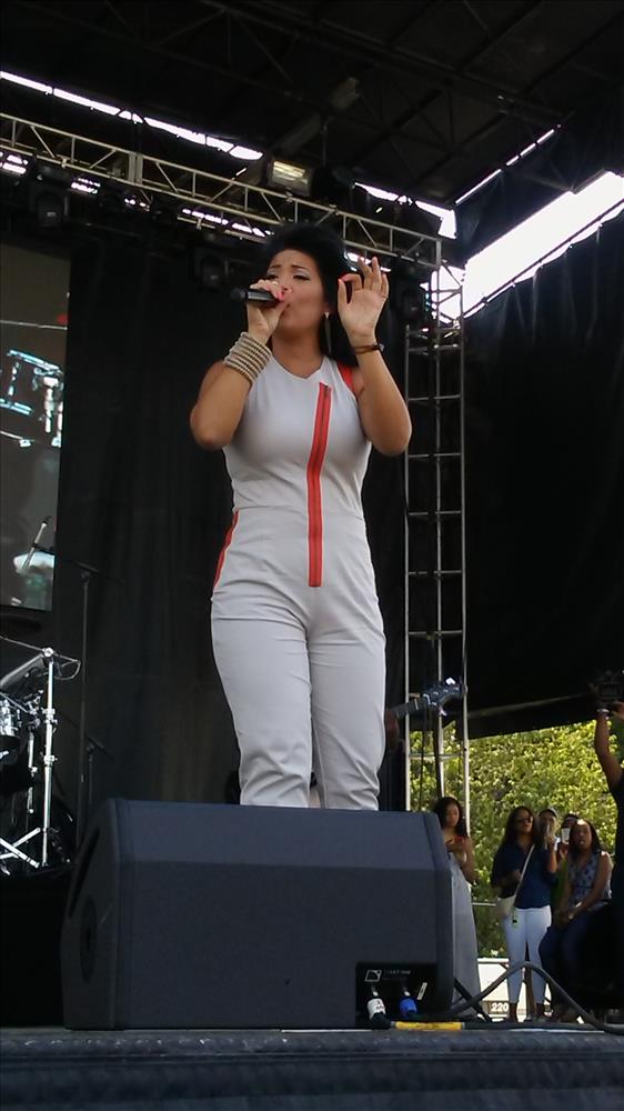 Tessanne Chin performing at Groovin in the Park 2016