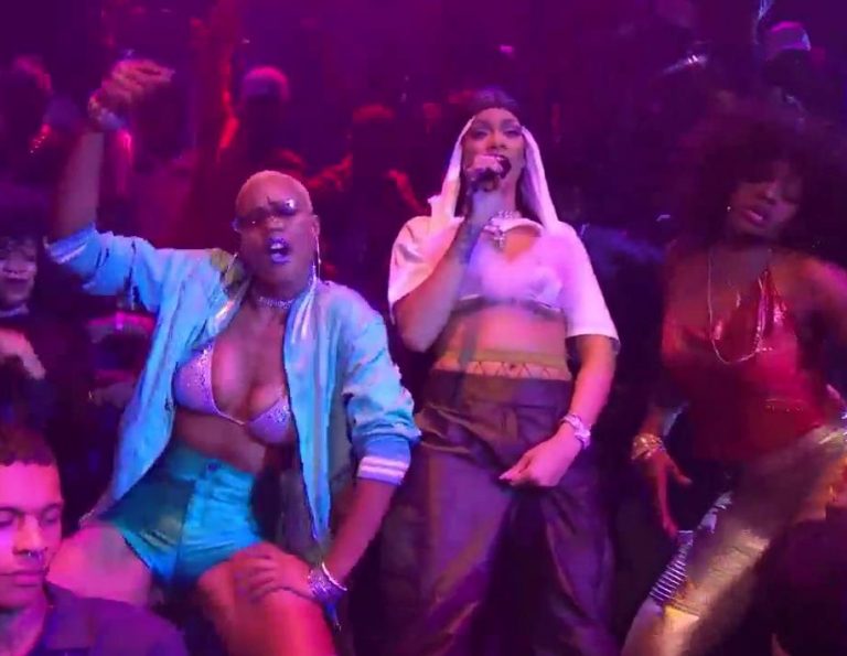Rihanna Salutes Dancehall Music