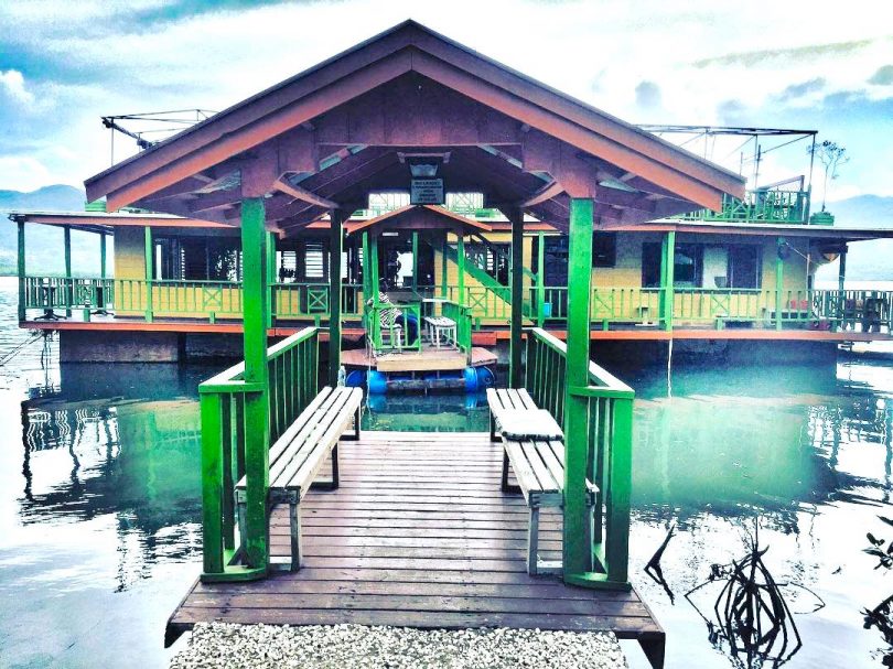 Houseboat Grill