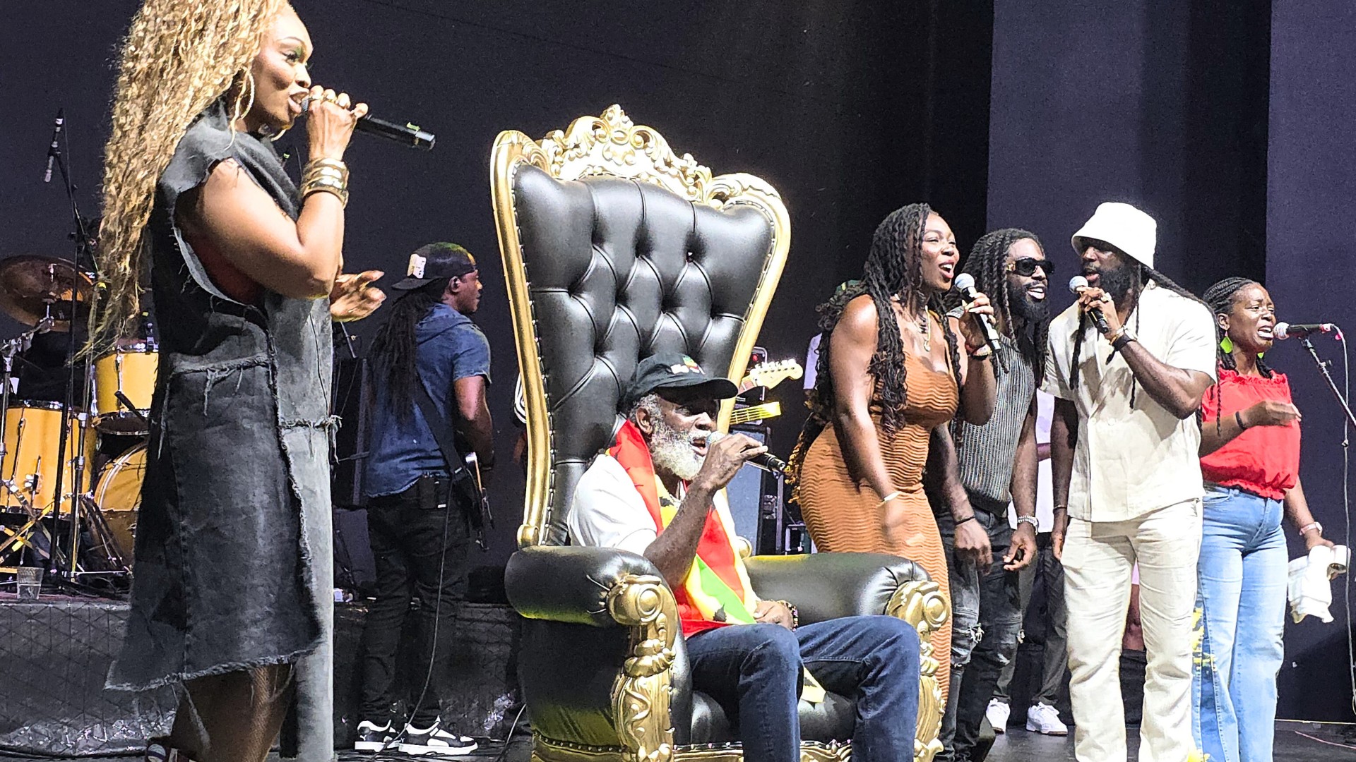 Powerful-Live-Performances-