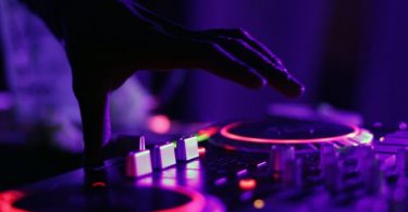 DJ music battle | Caribbean comedian Onicia Muller