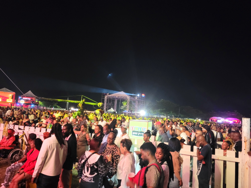 Headlined by Dynamic Duo, Buju and 'Uncle Beres', Intimate Concert