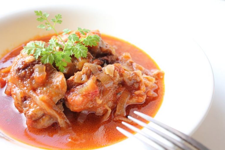 Stew Iguana - Things to eat in Curacao