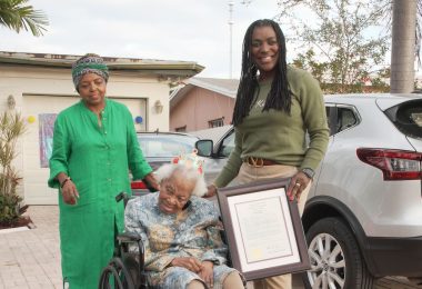 Florida City Holds Parade for Jamaican-Born Woman Celebrating 101st Birthday-2