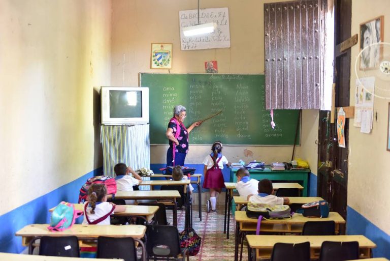 Jamaica to Expand Connections with Cuba in Education Sector