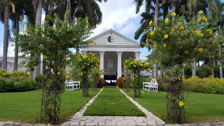 Jamaican Hotels Appear on Conde Traveler 2019 Readers Choice of Top 50 Caribbean Resorts Half Moon