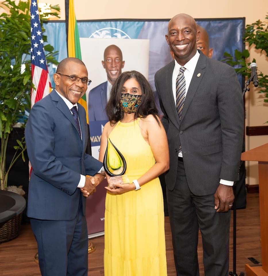 (L-R) Courtney Campbell, President & CEO VM Group, Lorraine Phillips Tracey, Educator and Wayne Messam, Mayor City of Miramar