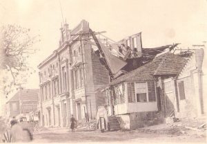 Royal Theatre - Earthquake in Jamaica in 1907 - Photo provided to Jamaicans.com by Dr. John deMercado