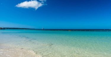 Popular Travel Guide Ranks Jamaican Beach among Top 10 in Caribbean