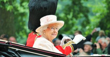 Queen Elizabeth’s Royal Chef Reveals Her Favorite Dish Jamaican-Caribbean Soup