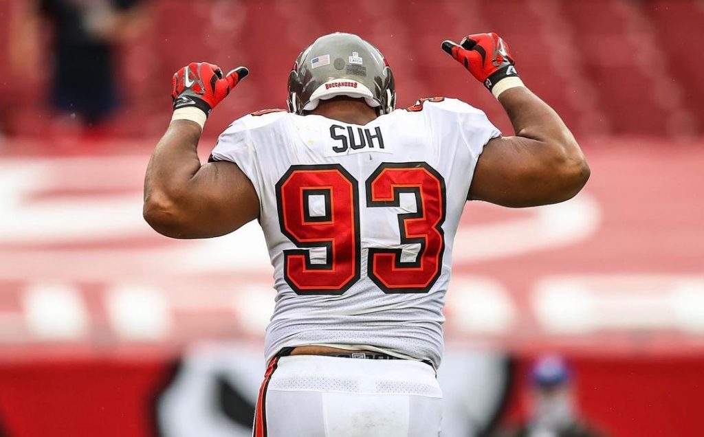 Tampa Bay Player of Jamaican Heritage Wins First Super Bowl - Ndamukong Suh