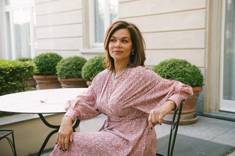 Texas Home of Jamaican-born Writer/Philanthropist, Suzanne McFayden, Featured in Architectural Digest