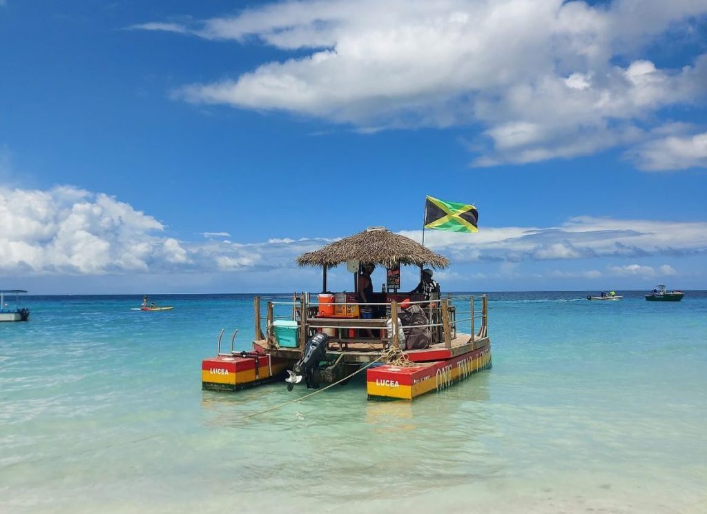 Tiki Pon Da Sea in Negril - Jamaica