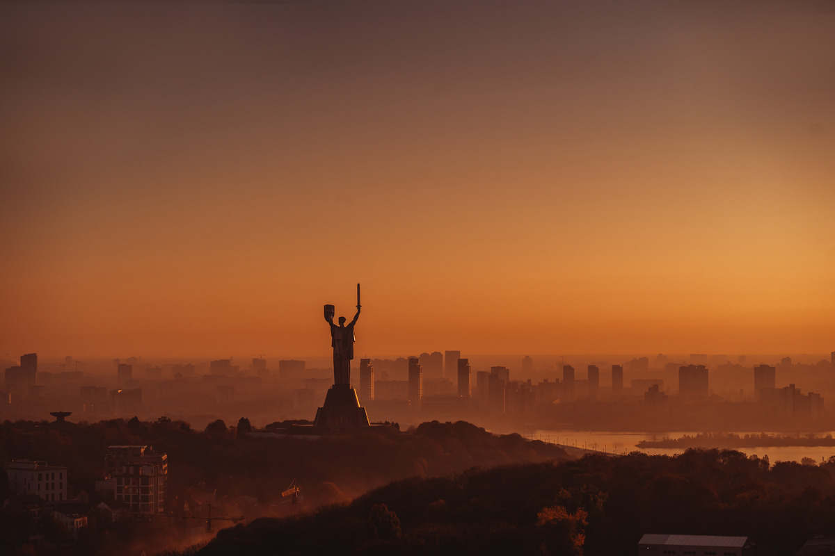 ukraine statue