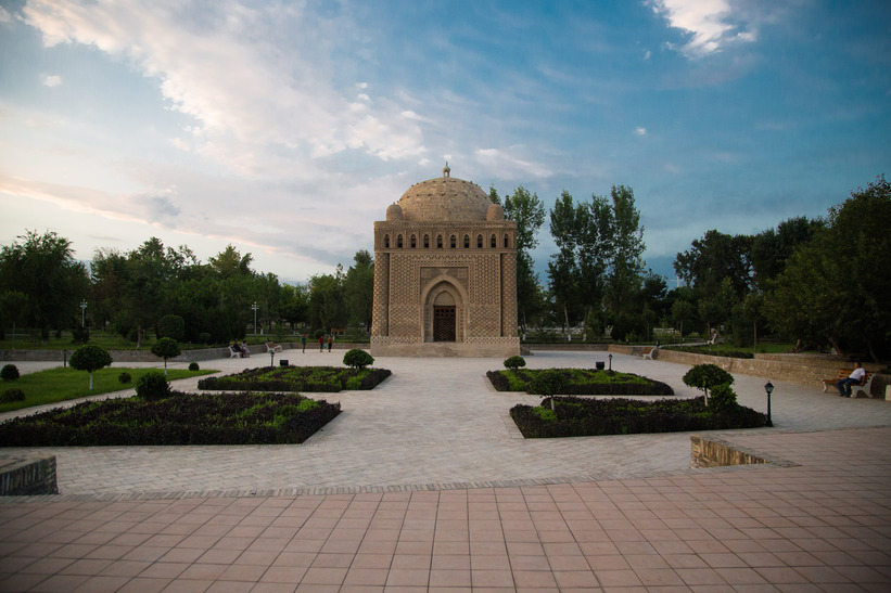 Uzbekistan Monument