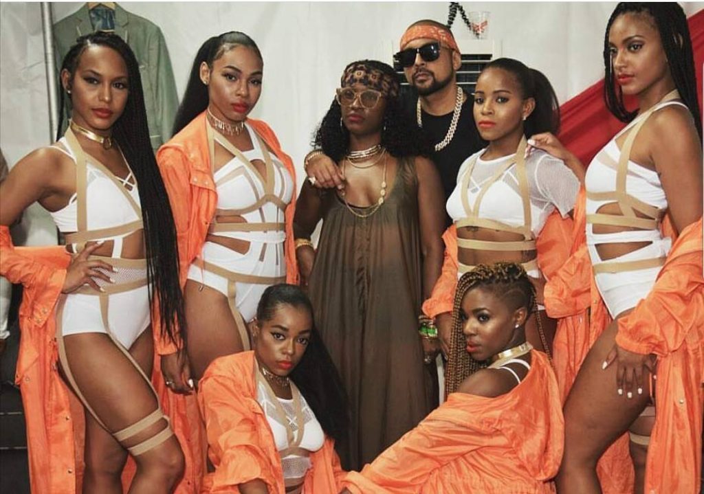 vogue featuers sumfest fashions